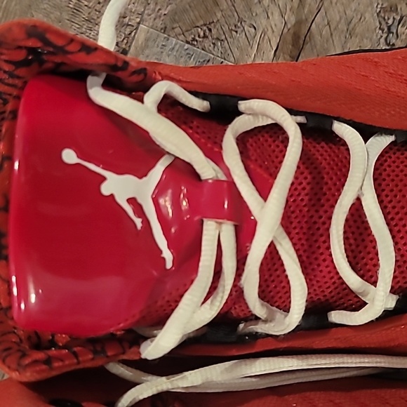 Air Jordan Sneakers - Picture 4 of 6